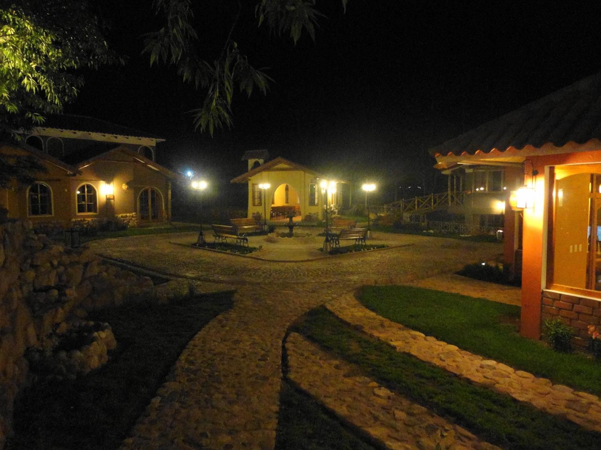 Hotel Pisonay Pueblo Urubamba Exterior foto